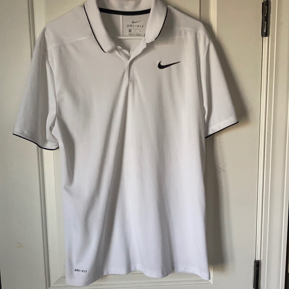 Nike Men’s Polo collared shirt. White. MEDIUM